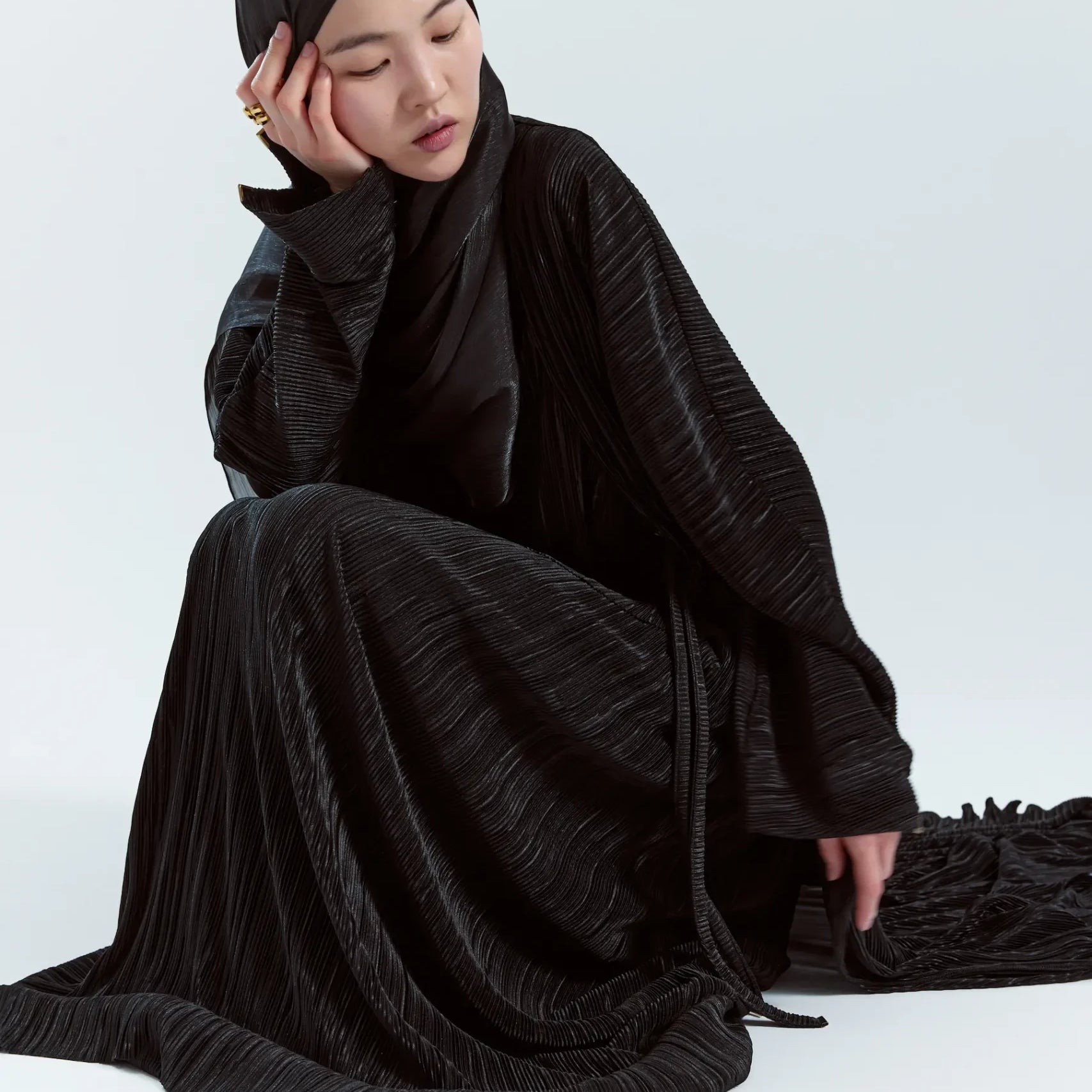 Kore Saten 3 Parça Plisse Abaya Takımı