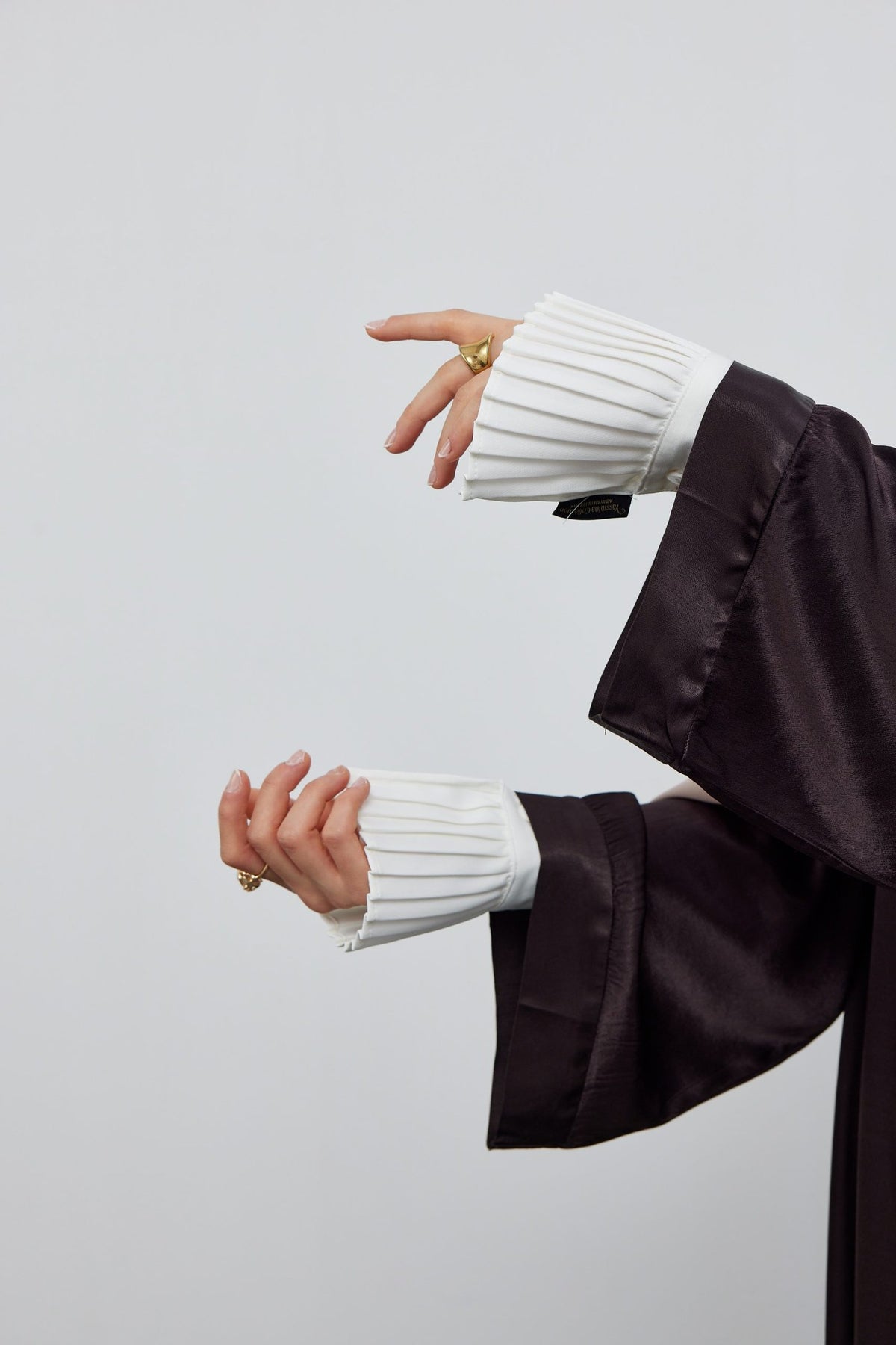 Removable Pleated Cuff Bracelets – white, close-up detail