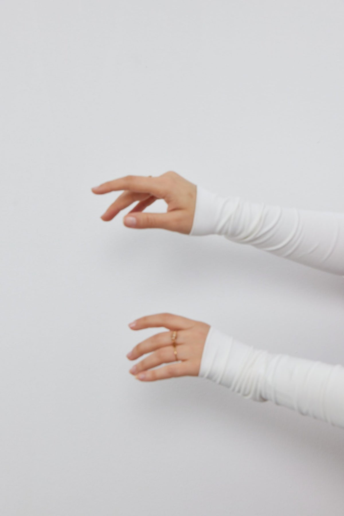 Lycra Elbow-Length Arm Cuffs – white, close-up detail