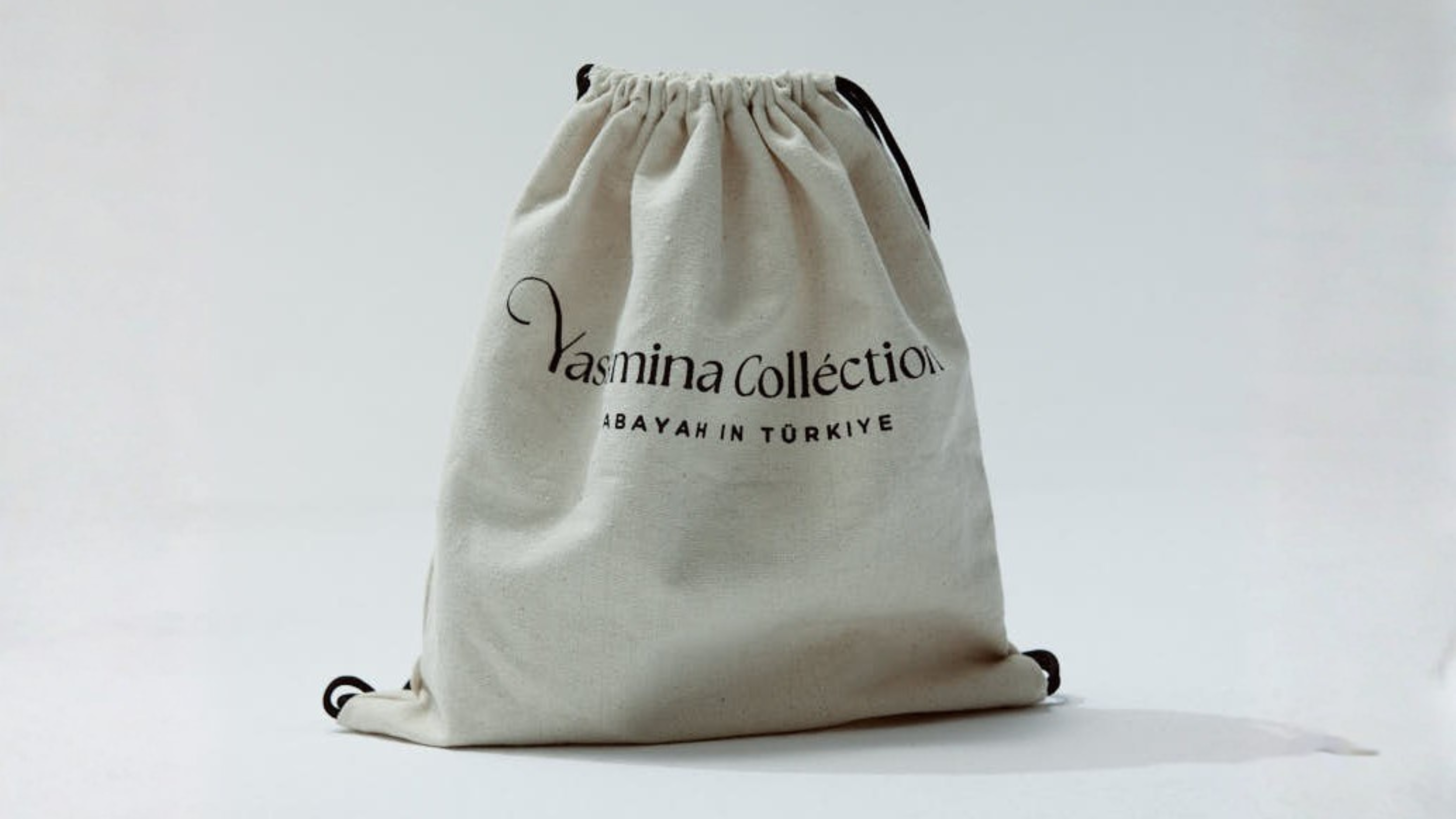 Sustainable Elegance: Eco-Friendly Fabrics in Modern Modest Fashion