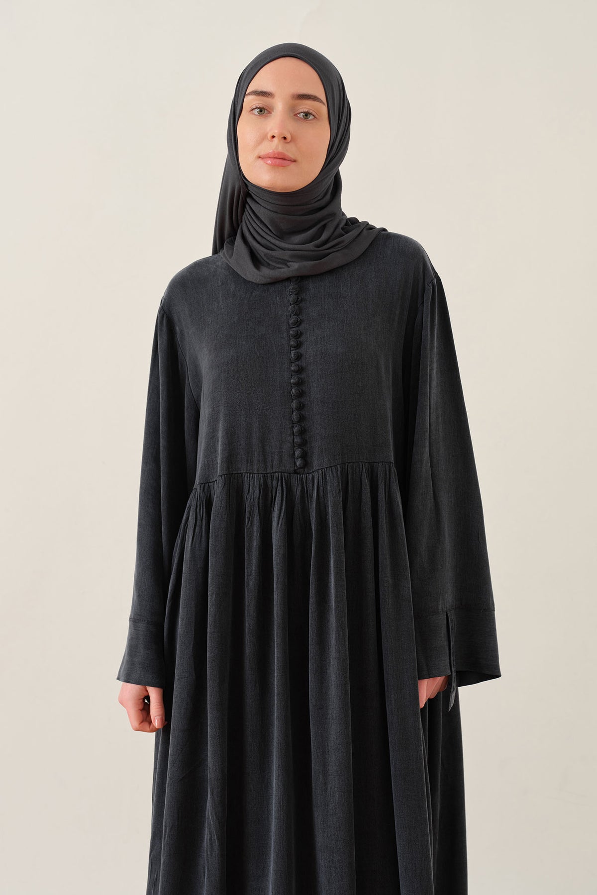 Cobra İpek Pileli Abaya
