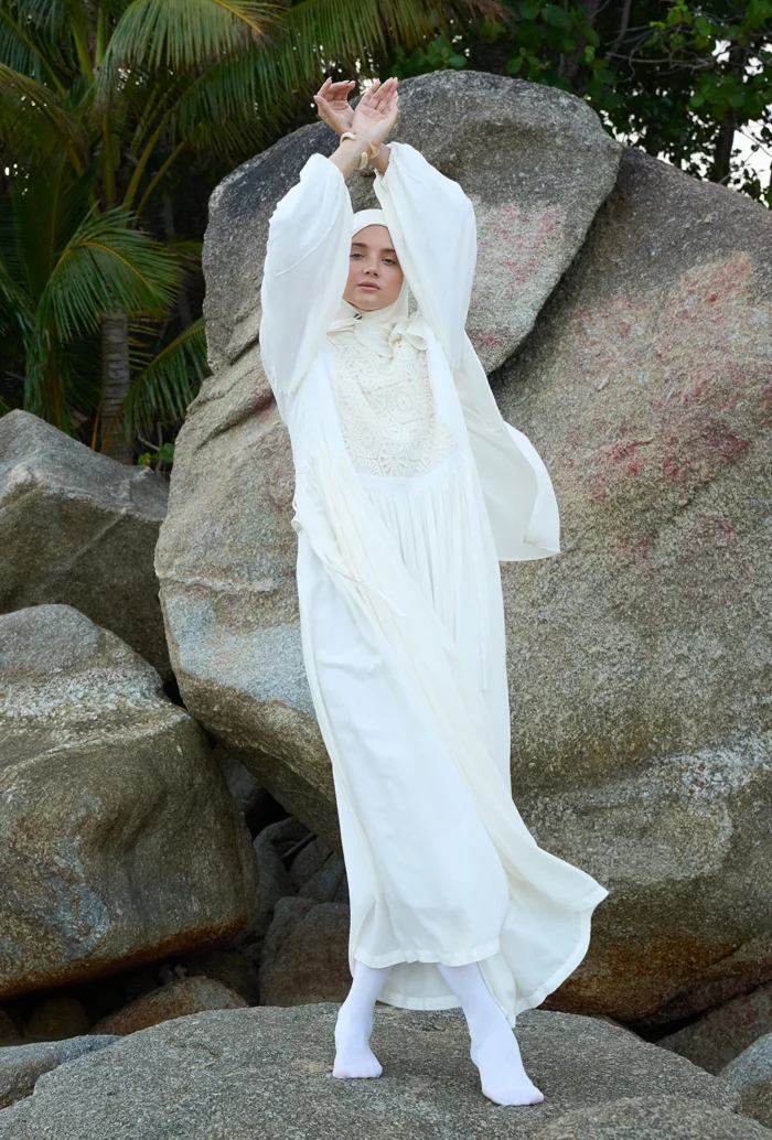 Beyaz Dantelli Ferah Abaya - Görsel 8