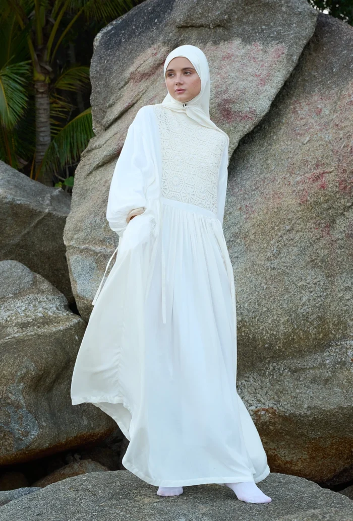 Beyaz Dantelli Ferah Abaya - Görsel 4