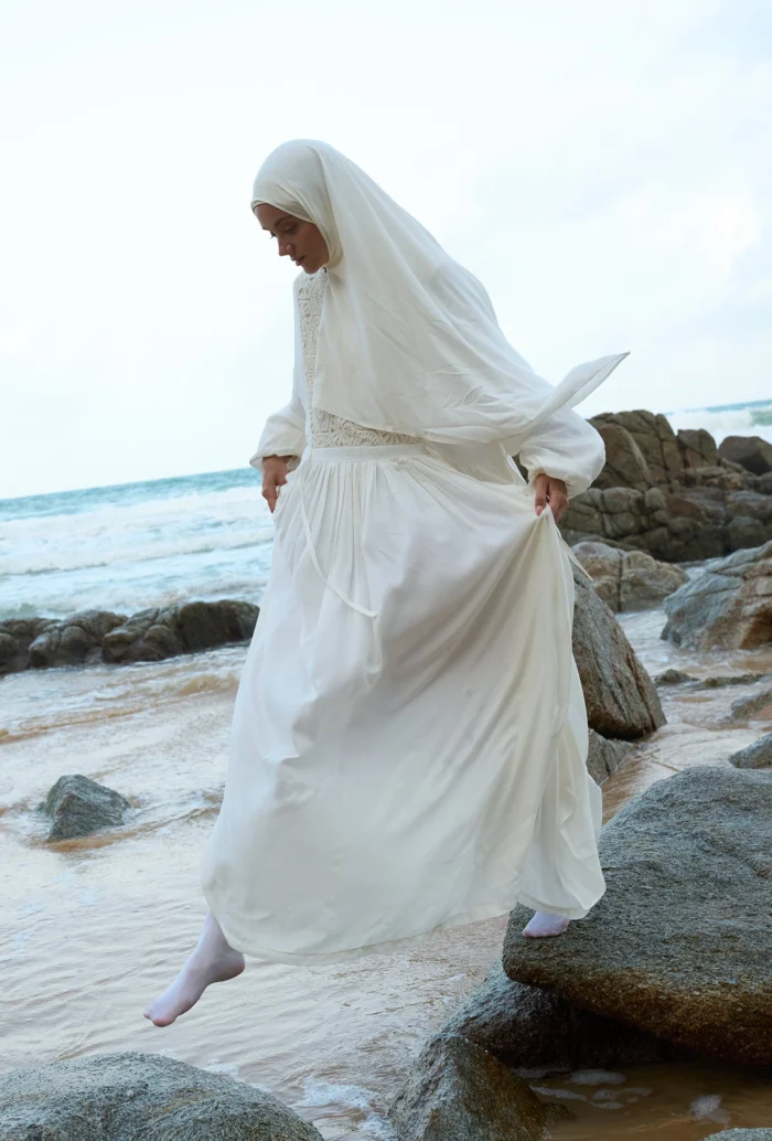 Beyaz Dantelli Ferah Abaya - Görsel 2