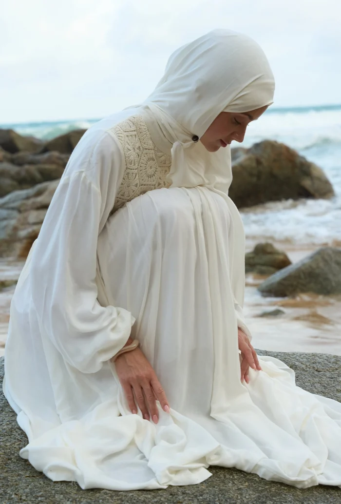 Beyaz Dantelli Ferah Abaya - Görsel 1